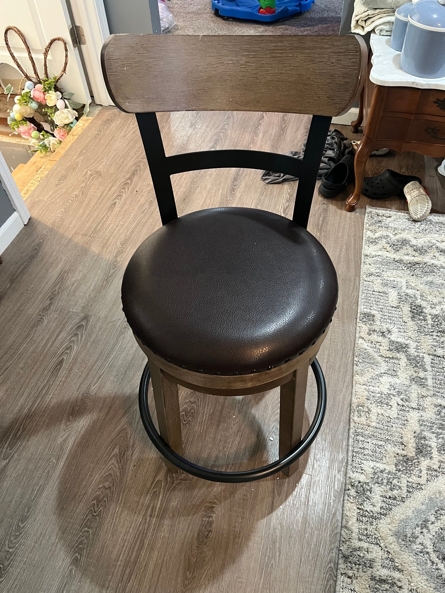 Pinnadel Upholstered Swivel Counter Stool